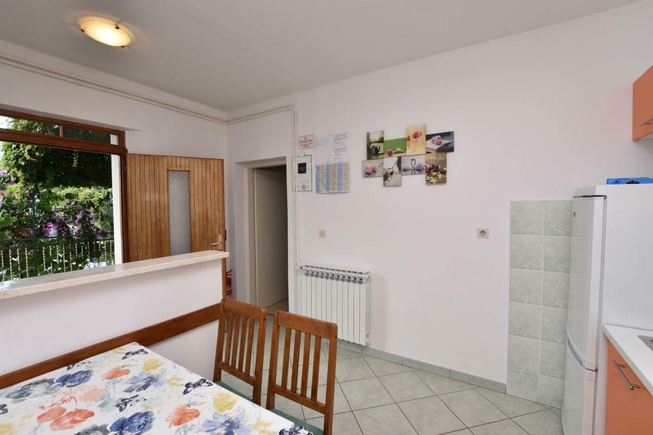 Apartment Dijo I Primošten Exterior foto